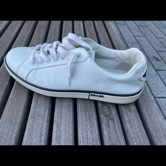 Prada 4E3314 BIANCO LEATHER LACE UP LOGO LOW TOP SNEAKERS - Picture 3 of 16